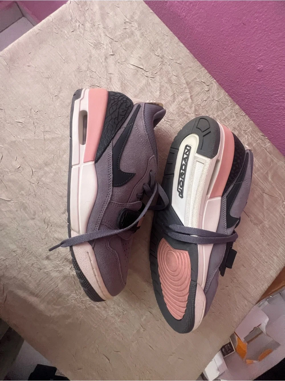Nike Air Jordan Legacy 312 Low Gray Pink Black Men’s Size 10 Sneakers